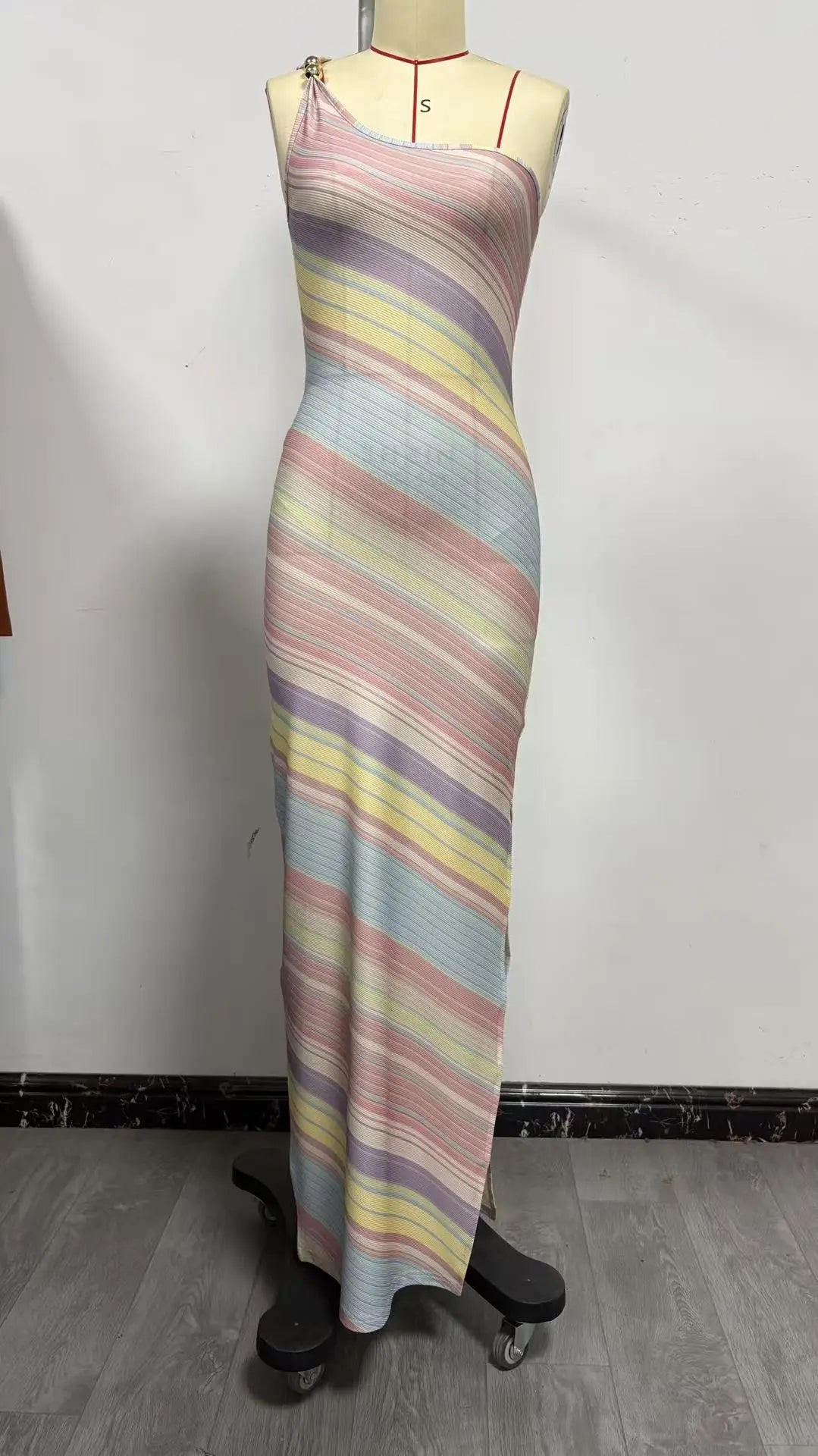 Elegant Printed Off-Shoulder Maxi Dress for Women – Sleeveless Slim-Fit Summer Vacation Dress